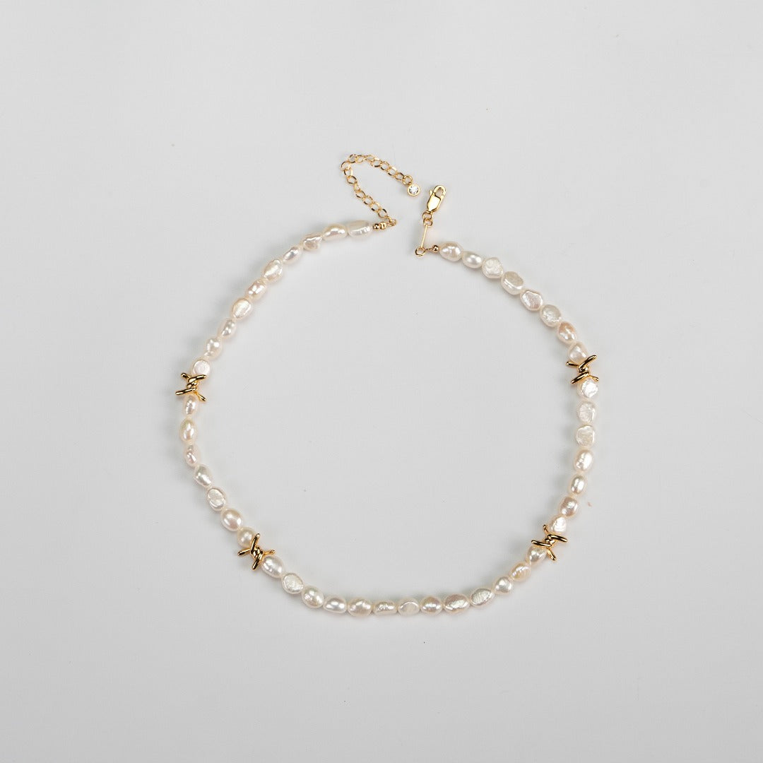 Vine Kiss - Natural Baroque Pearl Necklace NMX1008