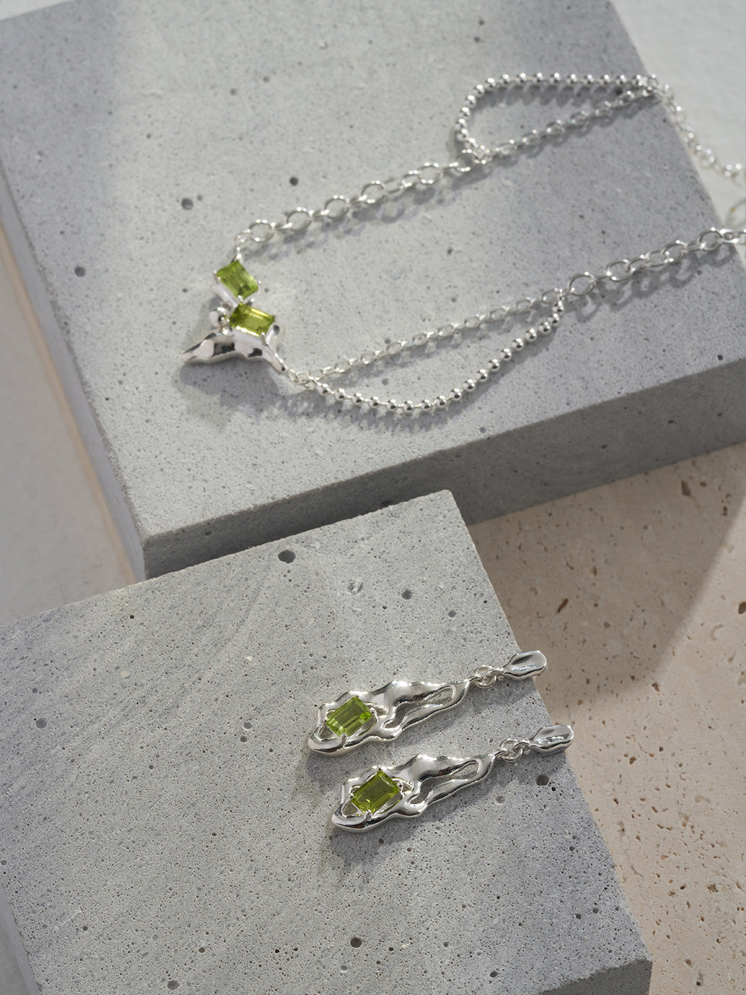 “Breath of Spring” 925 Silver Natural Peridot Earrings E0785