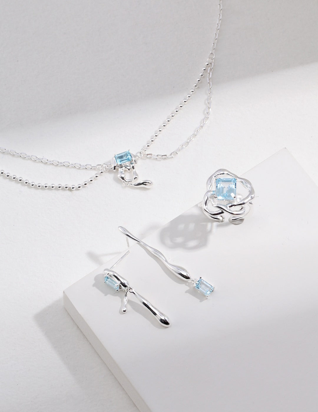 “Breath of Spring”925 Silver Natural Topaz Necklace D0244