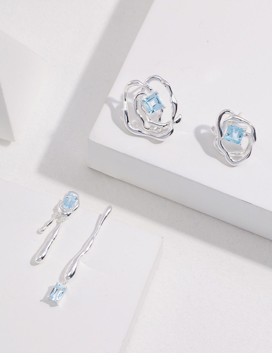 “Breath of Spring”925 Silver Natural Topaz Asymmetrical Earrings E0764
