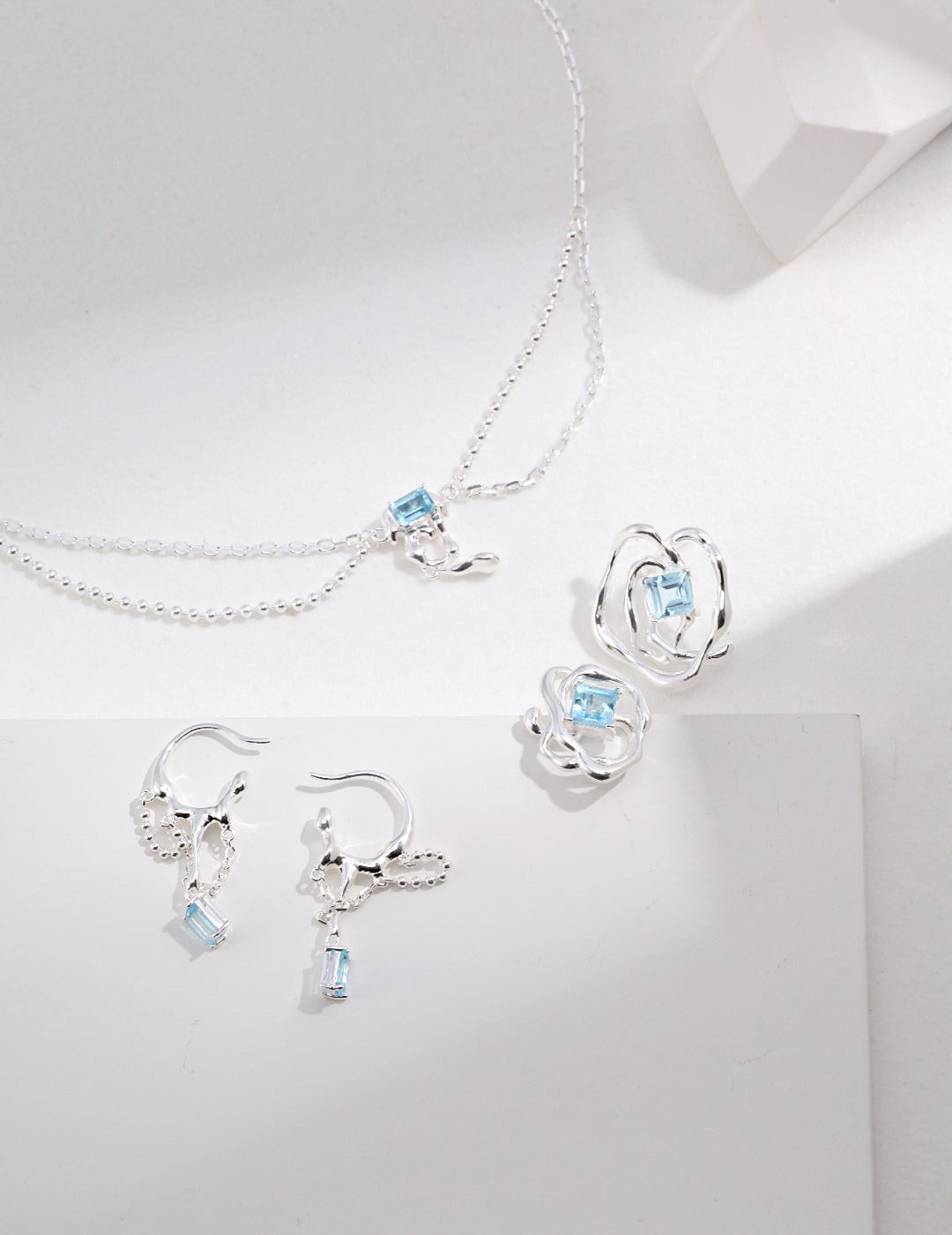 “Breath of Spring”925 Silver Natural Topaz Asymmetrical Earrings E0764