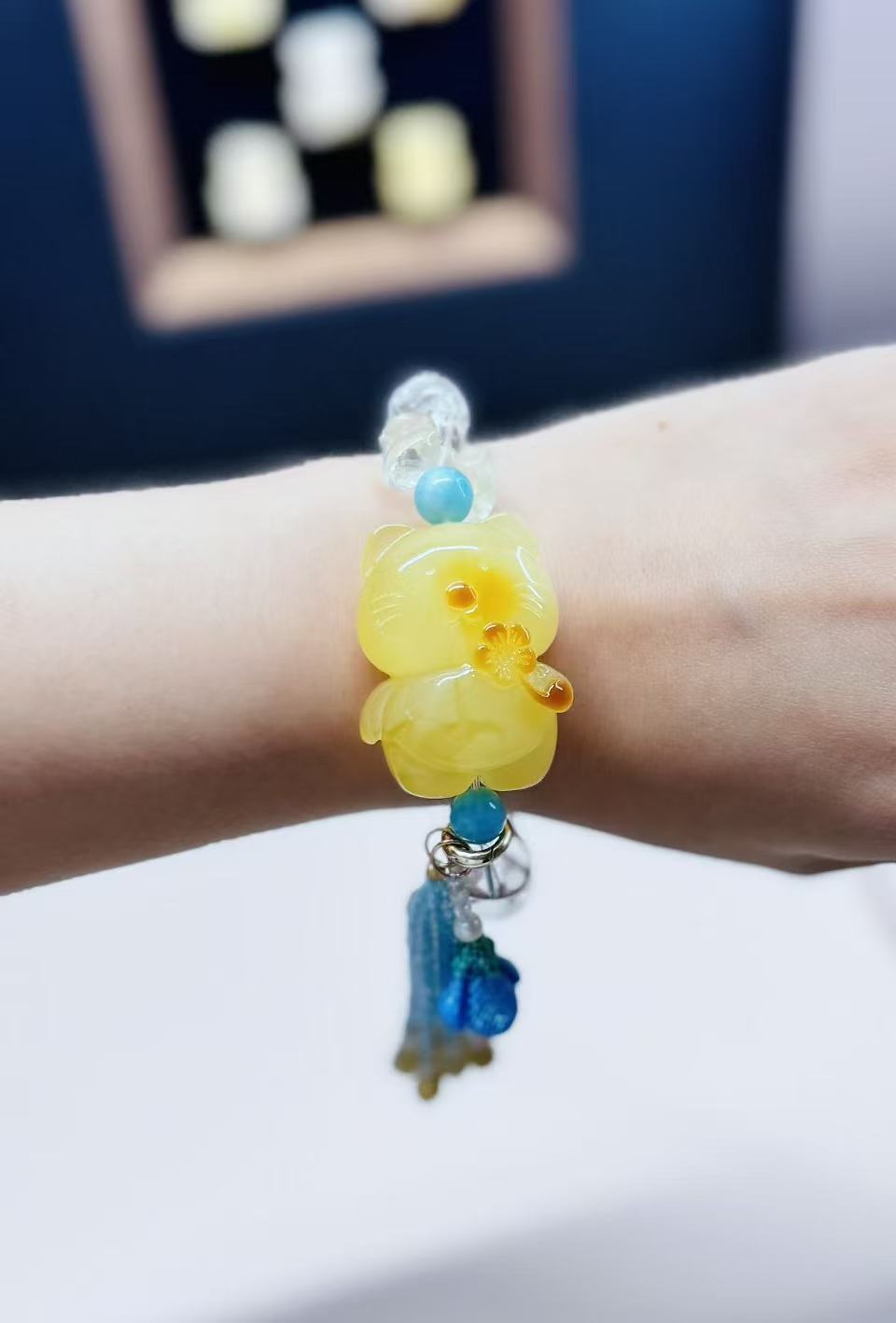 Clear and Cute -Amber Kitten Natural Stone Bracelet