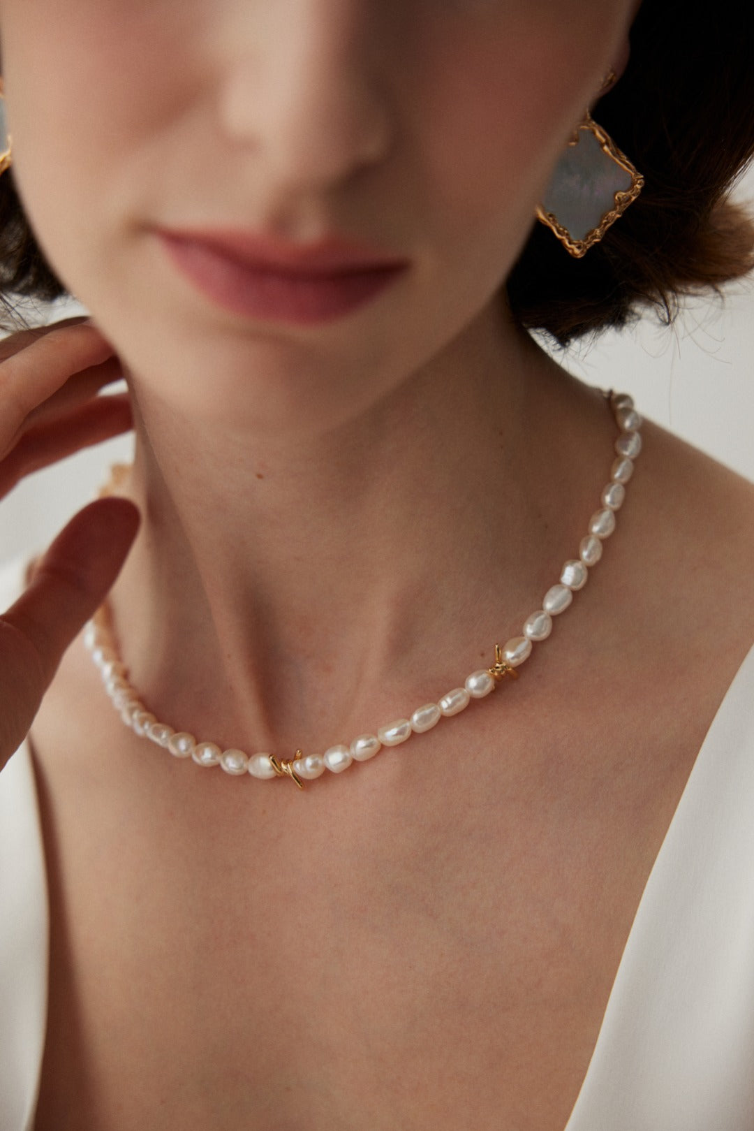 Vine Kiss - Natural Baroque Pearl Necklace NMX1008