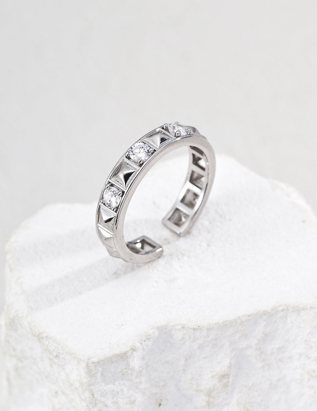 幸運のルーレットジルコニアリング J0354